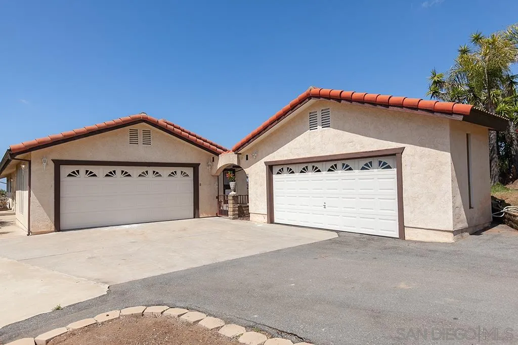 406 Mason Road Vista, CA 92084 - Photo 5 of 25 Gallery Image 5