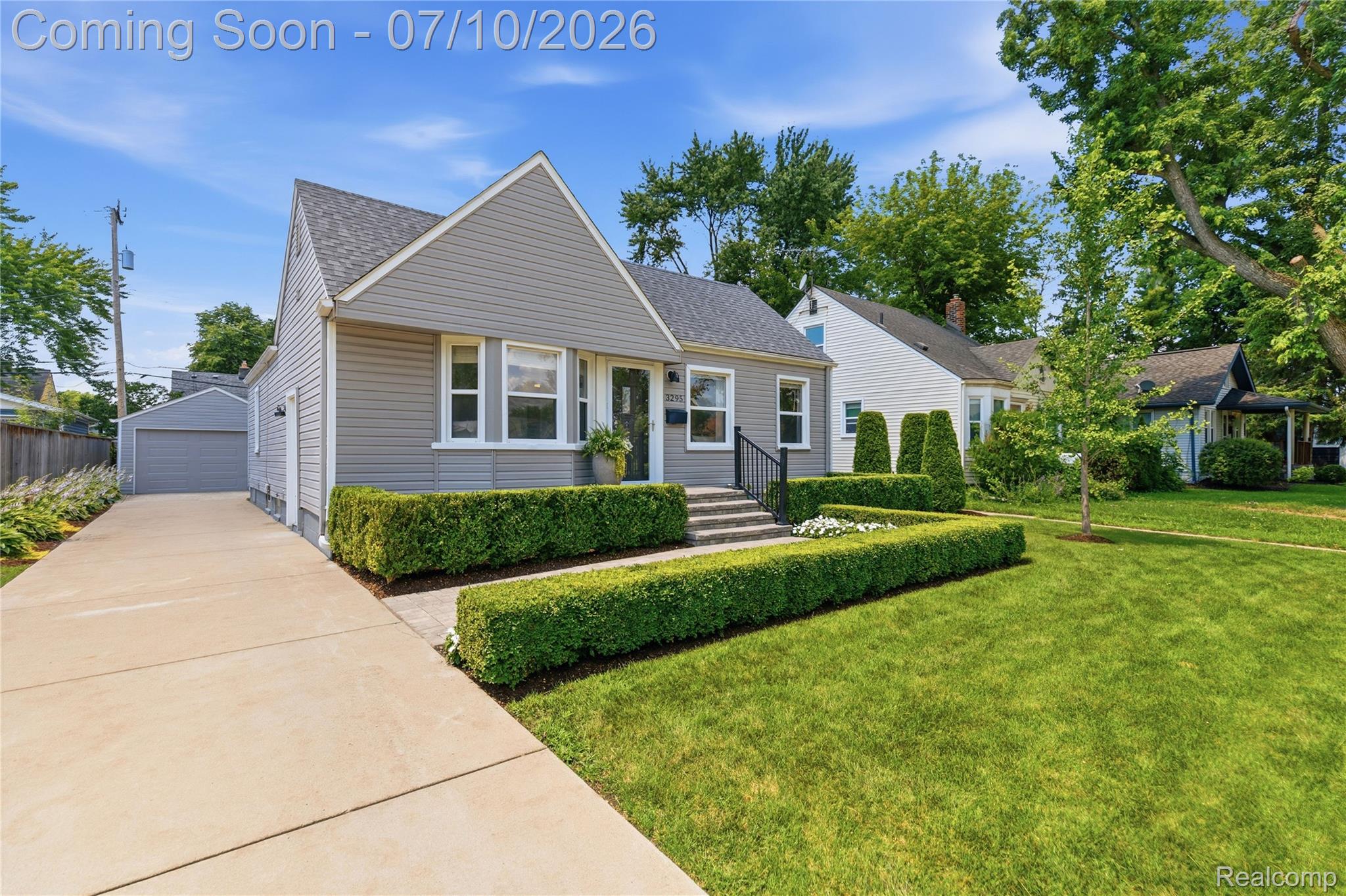 3295 Cumberland Road Berkley, MI 48072 - Photo 31 of 32 Light gray siding residence with a deep green lawn