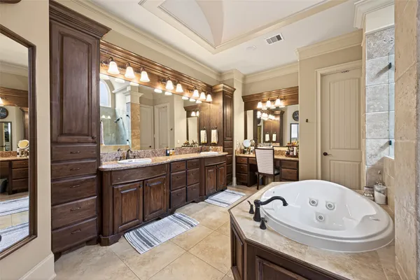 $950,000 | 7414 Day Hill Drive, Spring, TX 77379