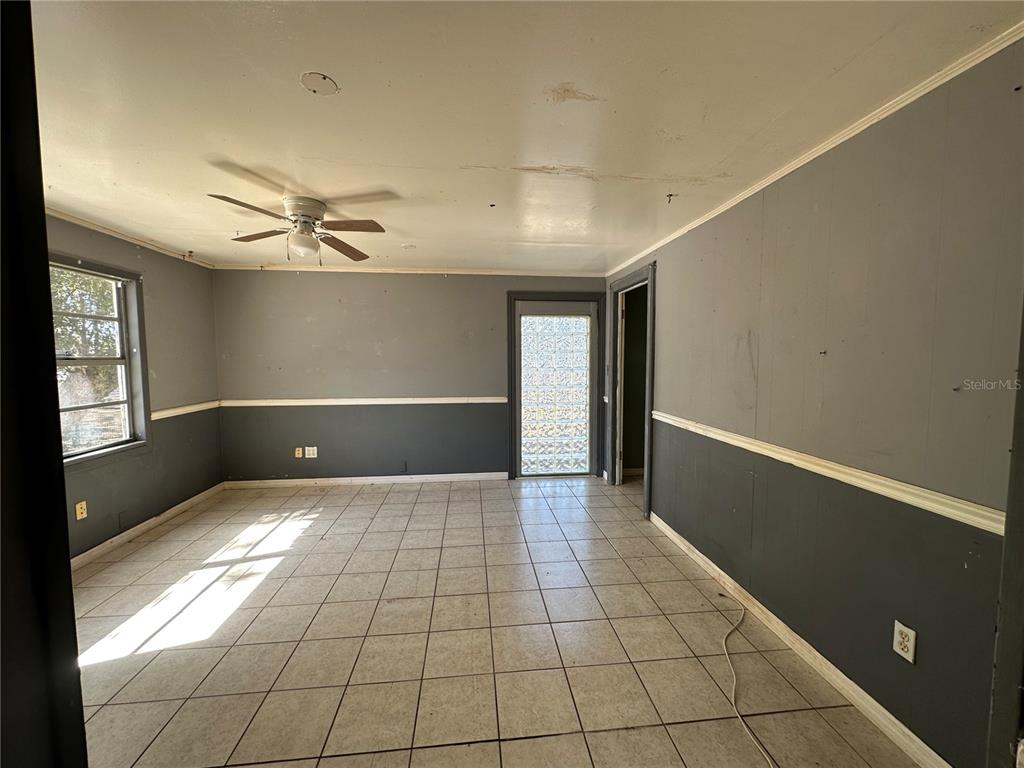 513 West Main Street Wauchula, FL 33873 - Photo 31 of 43 a view of an empty room with a window