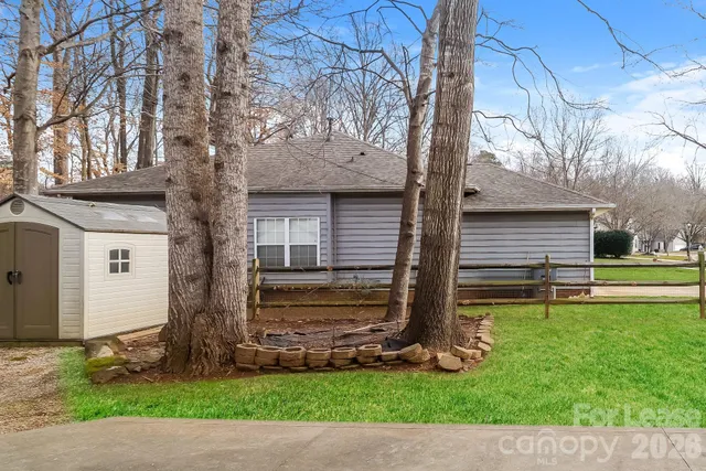 $2,135 | 7510 Hubbard Woods Road, Charlotte, NC 28269