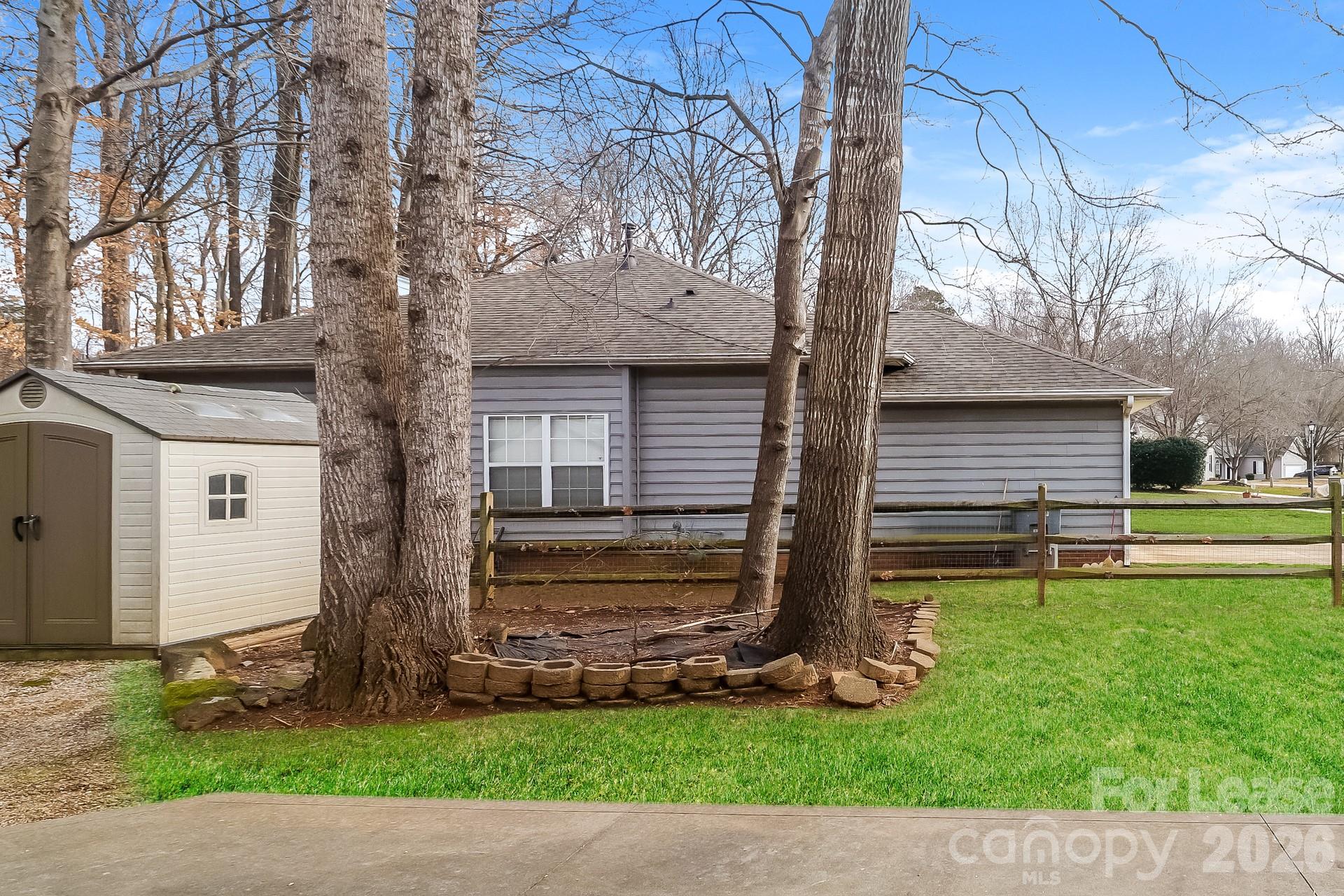 7510 Hubbard Woods Road Charlotte, NC 28269 - Photo 14 of 17