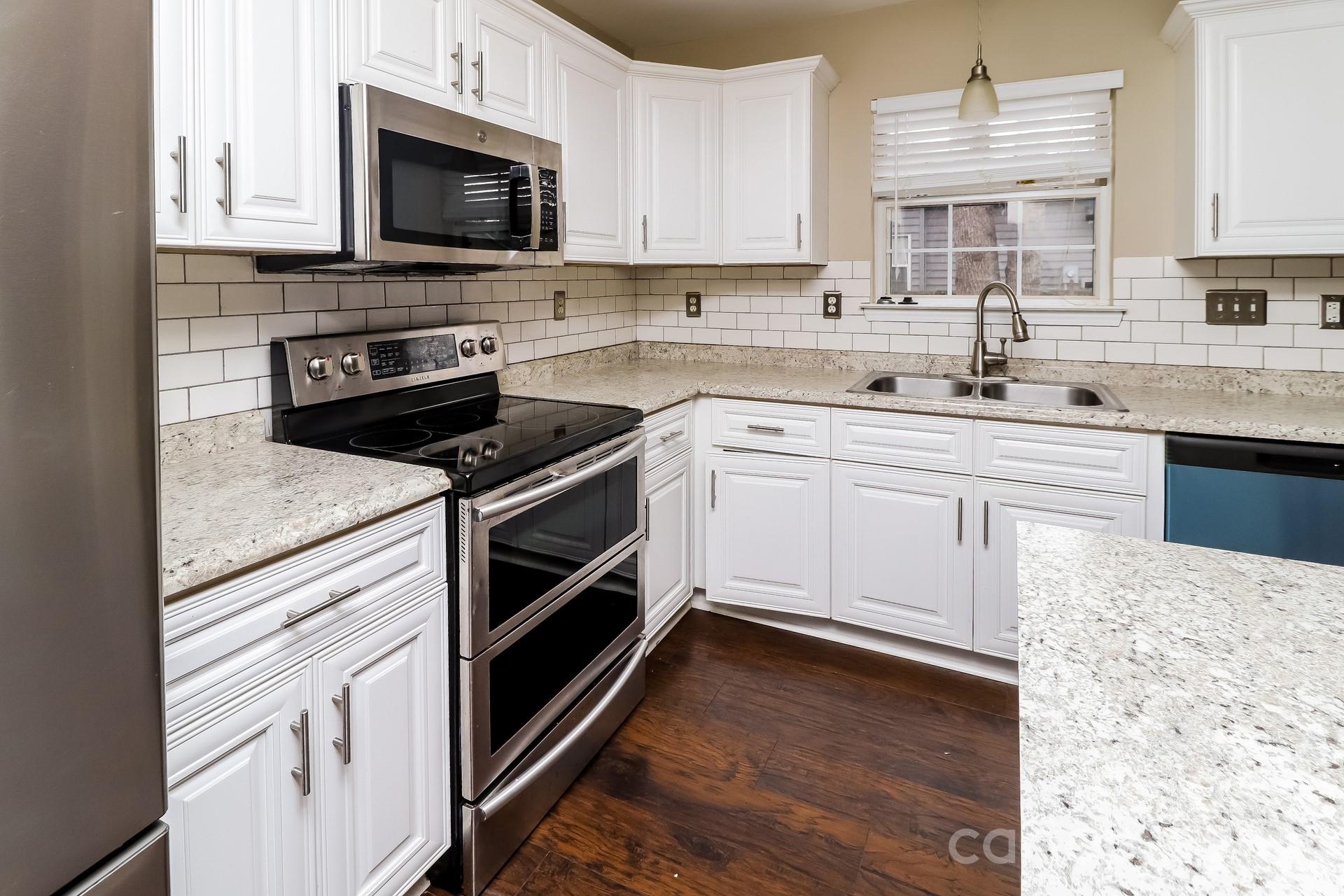 7510 Hubbard Woods Road Charlotte, NC 28269 - Photo 5 of 17