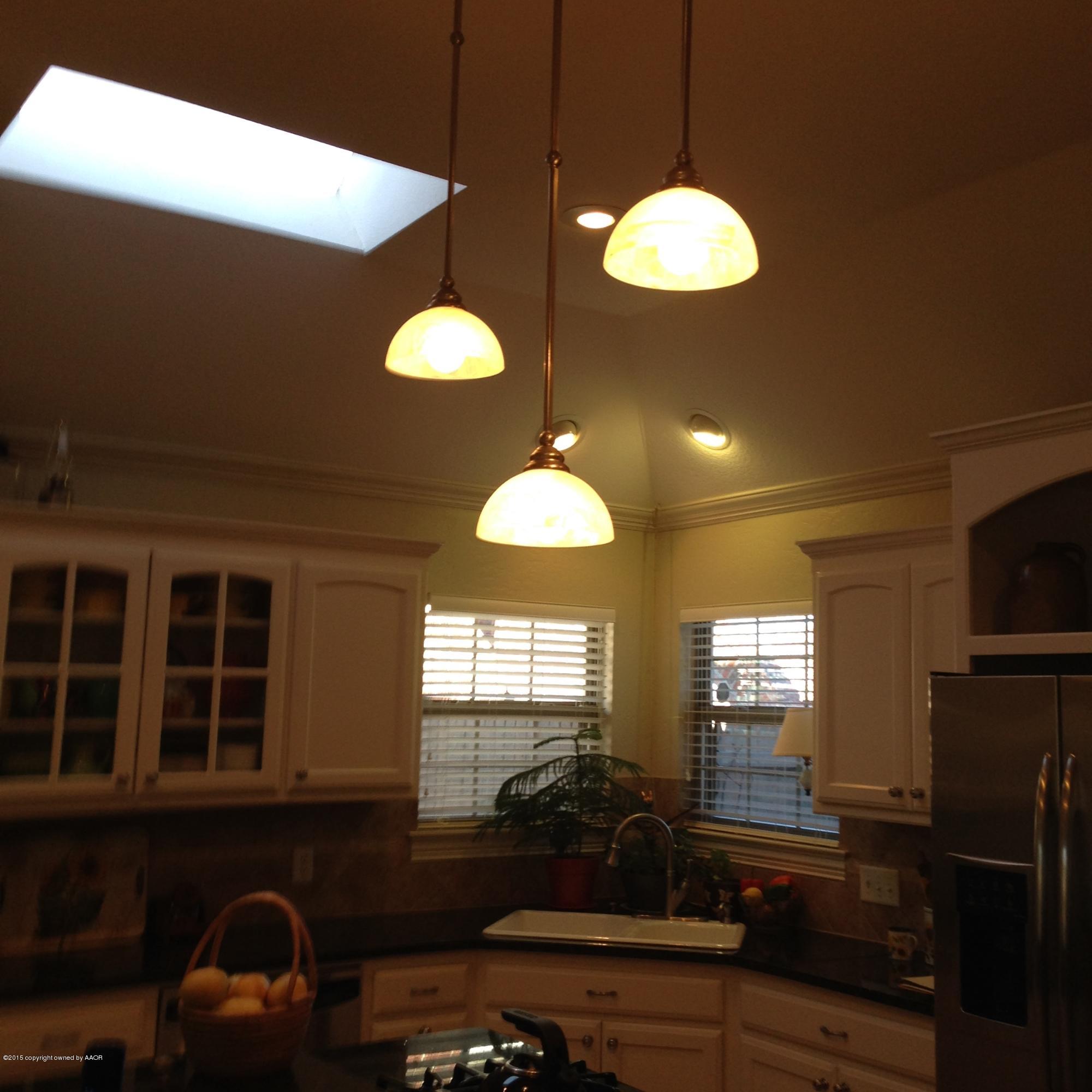 6006 Riley Elizabeth Drive Amarillo, TX 79119 - Photo 24 of 42 kitchen w sky light