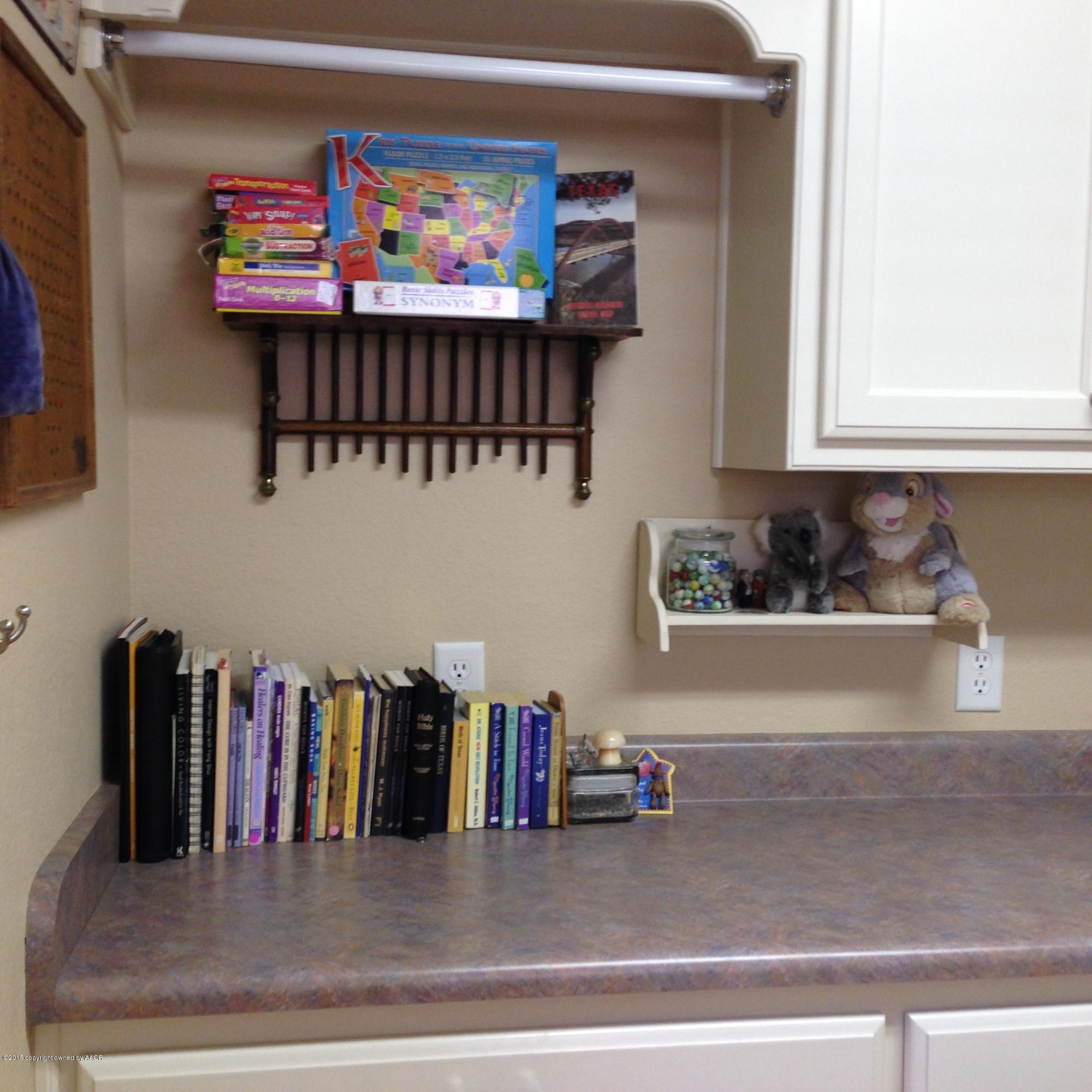6006 Riley Elizabeth Drive Amarillo, TX 79119 - Photo 27 of 42 laundry room counter