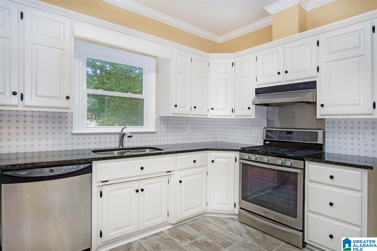 1038 Crest Road Leeds, AL 35094 - Photo 9 of 34 Gallery Image 9