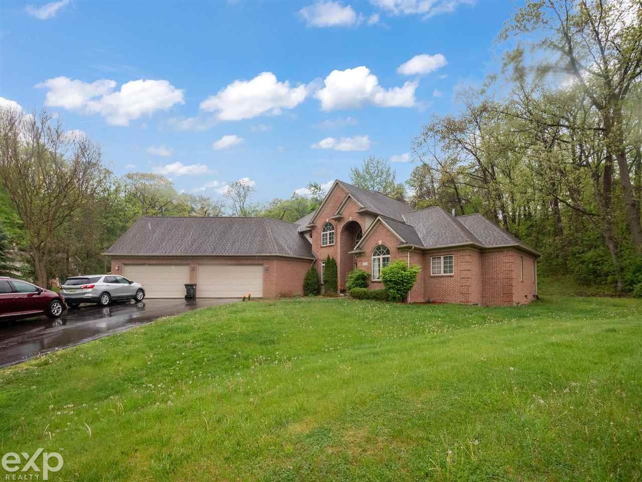 6020 North Rochester Road Rochester, MI 48306 - Photo 4 of 74 50075031-4.JPG