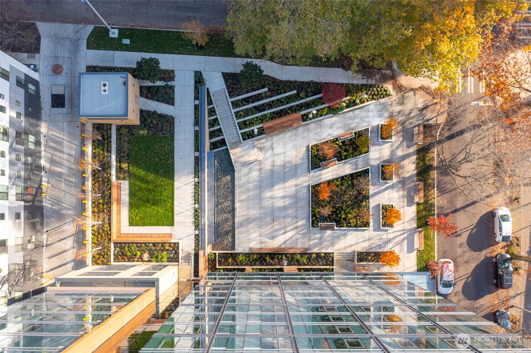 800 Columbia Street, Unit 2505 Seattle, WA 98104 - Photo 37 of 40 an aerial view of residential houses with outdoor space