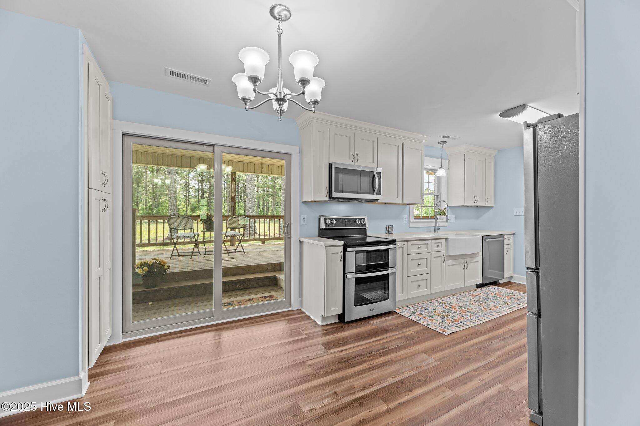 1450 State Camp Road Vanceboro, NC 28586 - Photo 9 of 33 Kitchen