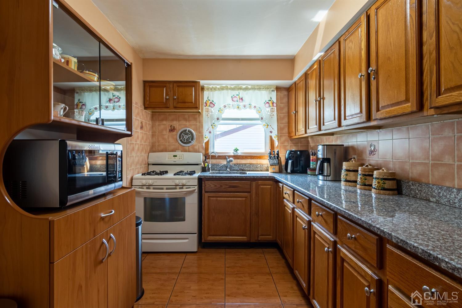 434 Ralph Street Somerset, NJ 08873 - Photo 7 of 20 Gallery Image 7