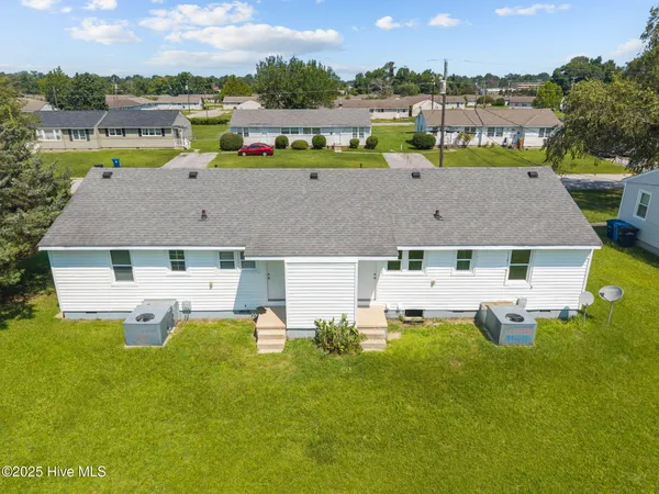 $1,050 | 332-334 Starling Street, Jacksonville, NC 28540