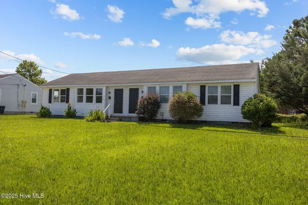 $1,050 | 332-334 Starling Street, Jacksonville, NC 28540