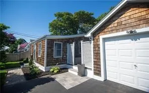 $2,950 | 28 Crest Street, Middletown, RI 02842