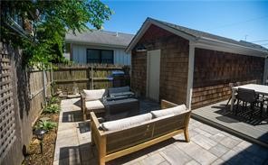 28 Crest Street Middletown, RI 02842 - Photo 15 of 17