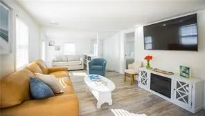 $2,950 | 28 Crest Street, Middletown, RI 02842