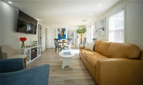 28 Crest Street Middletown, RI 02842 - Photo 3 of 17