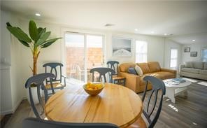 28 Crest Street Middletown, RI 02842 - Photo 6 of 17