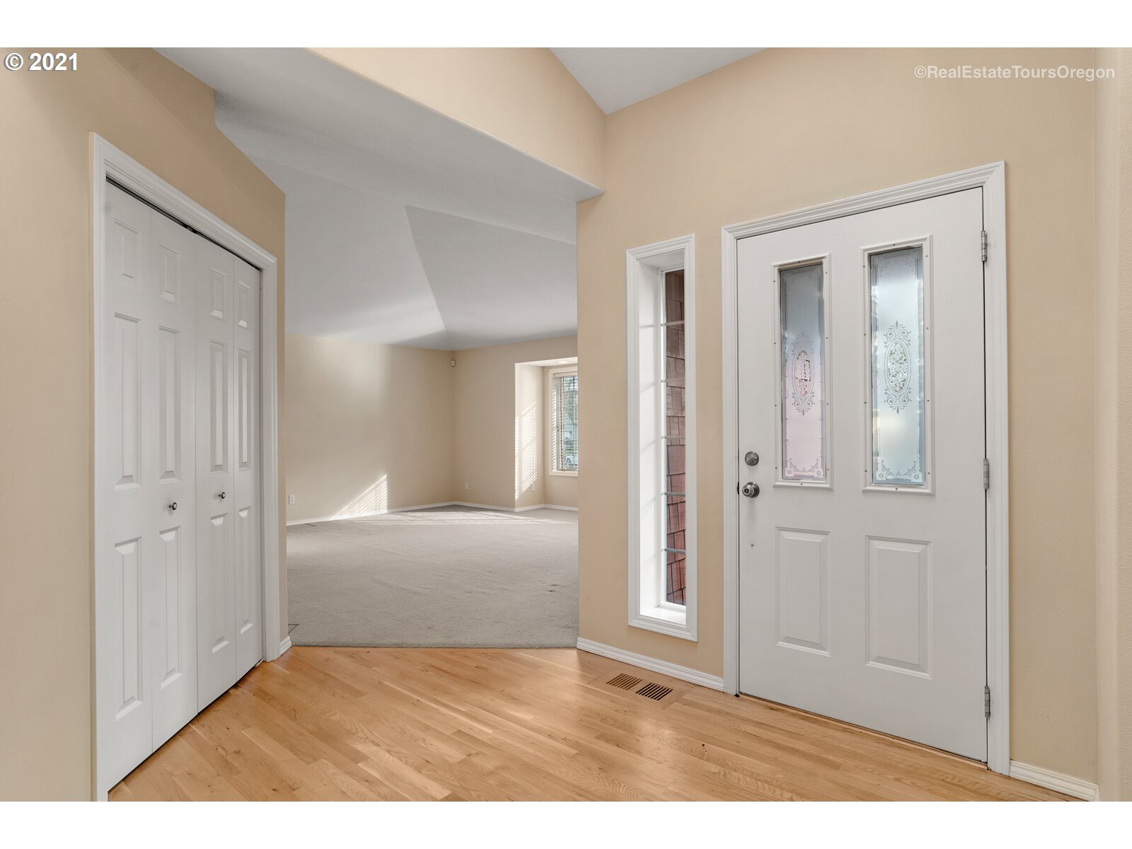 28493 Southwest Meadows Loop Wilsonville, OR 97070 - Photo 14 of 32 Gallery Image 14