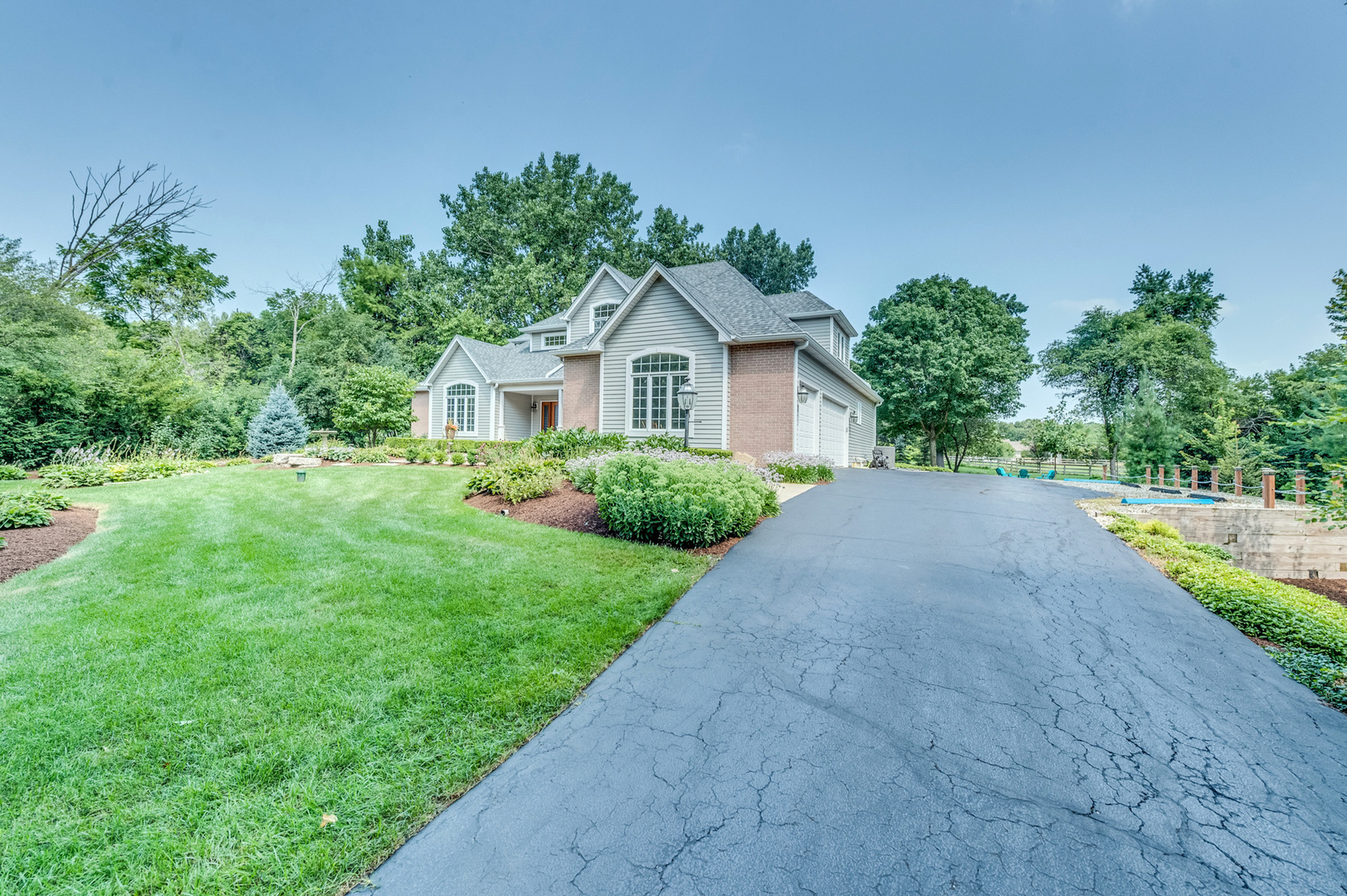 8N669 Edgewood Road Elgin, IL 60124 - Photo 2 of 59 Gallery Image 2