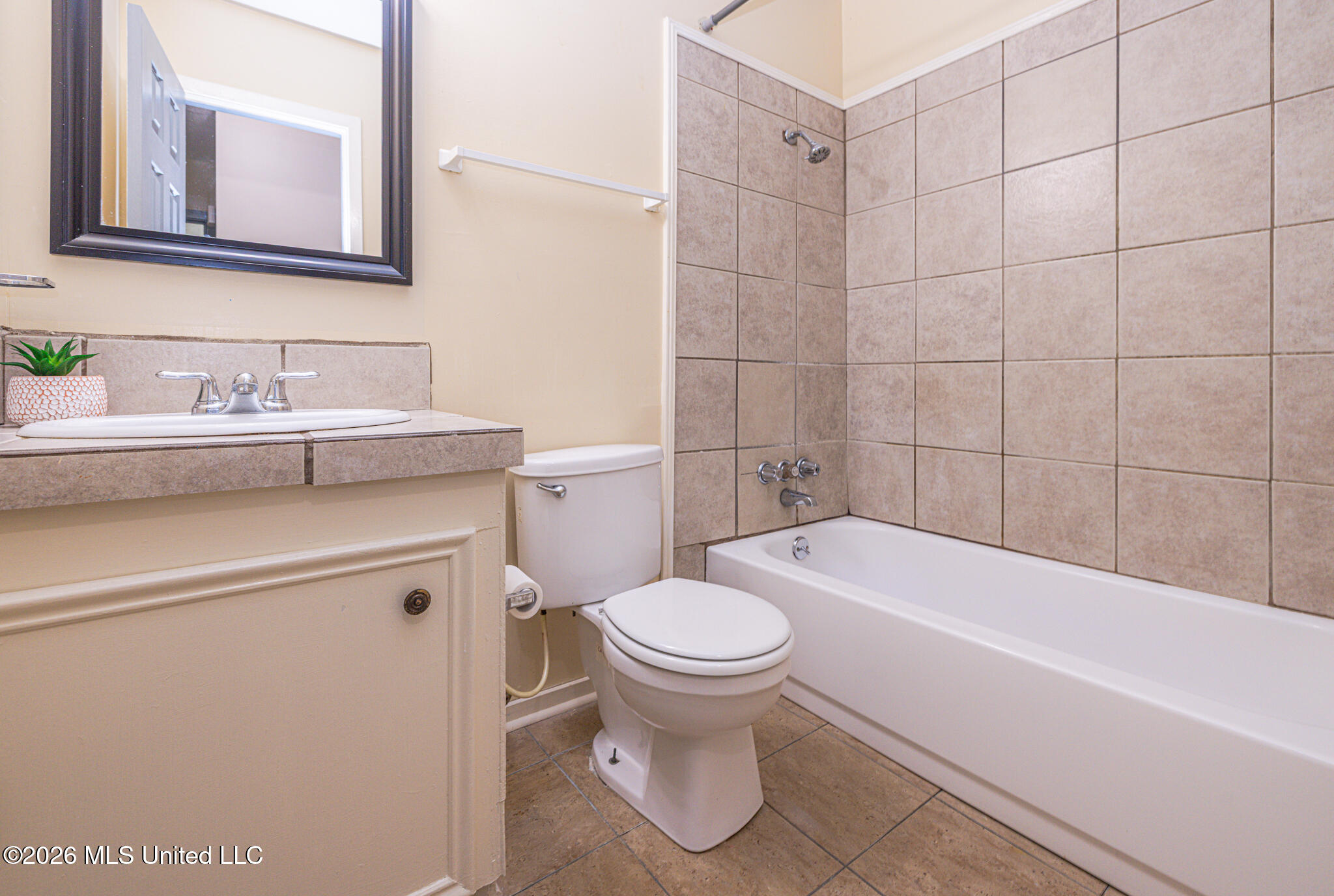 253 Rutherford B Hayes Circle Jackson, MS 39213 - Photo 23 of 25 1R4A7934