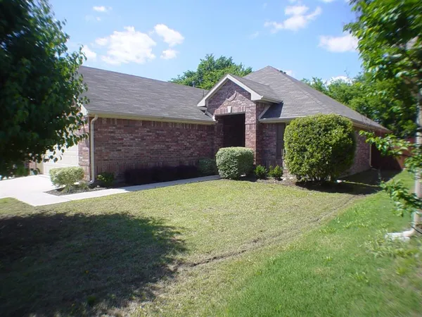 $1,995 | 209 Bird Creek Drive, Little Elm, TX 75068