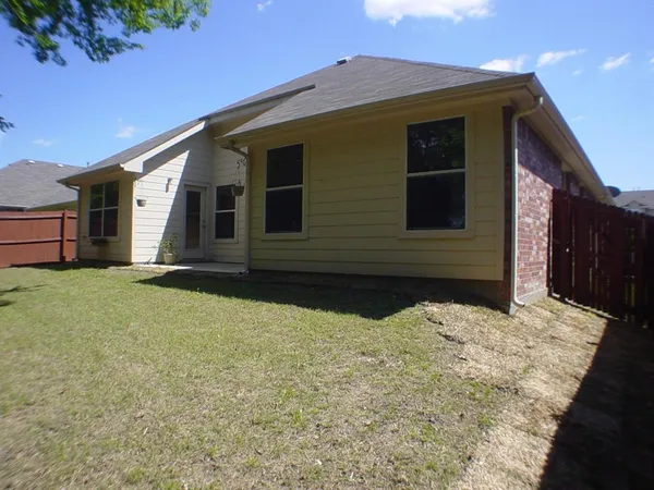 $1,995 | 209 Bird Creek Drive, Little Elm, TX 75068