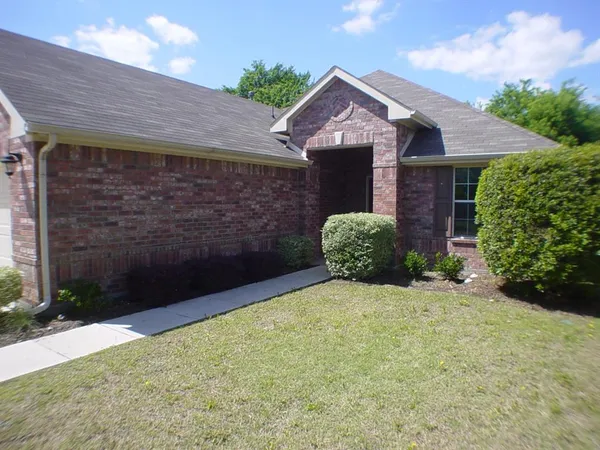 $1,995 | 209 Bird Creek Drive, Little Elm, TX 75068