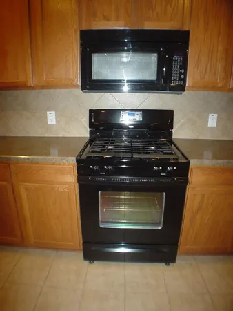 $1,995 | 209 Bird Creek Drive, Little Elm, TX 75068