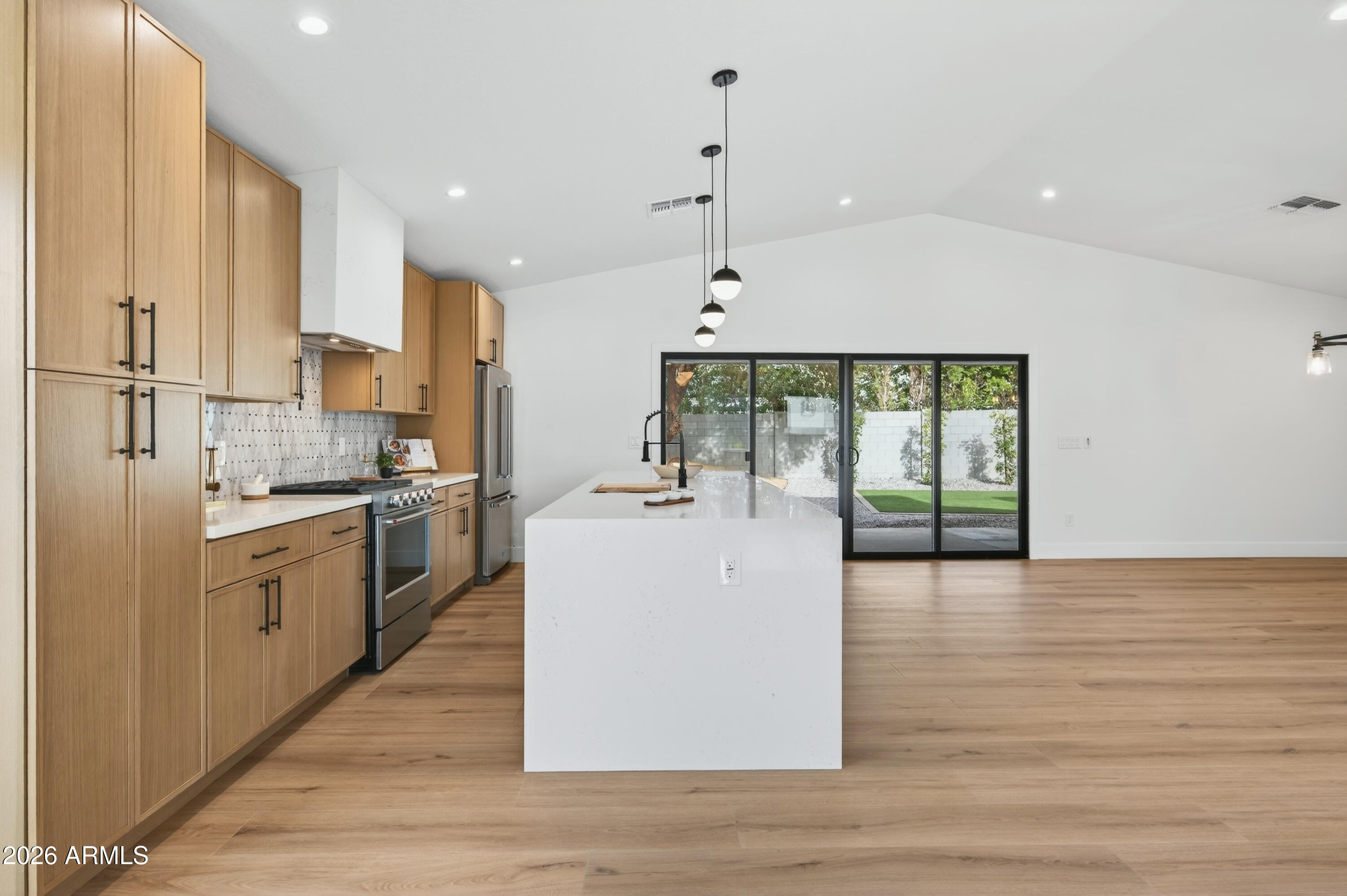 2432 West St Moritz Lane Phoenix, AZ 85023 - Photo 13 of 41 Engineered Quartz Counter Tops