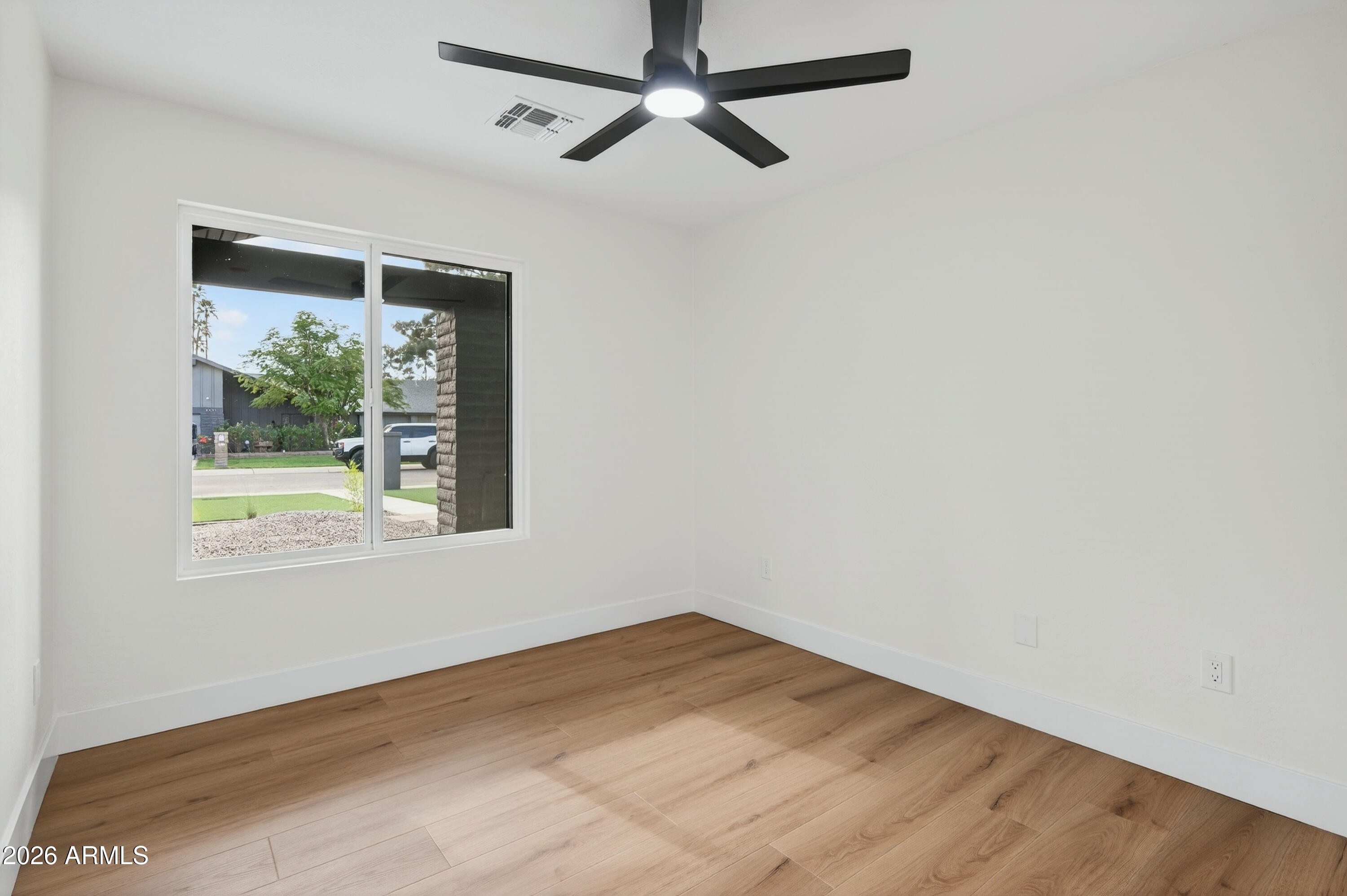 2432 West St Moritz Lane Phoenix, AZ 85023 - Photo 17 of 41 Secondary Bedroom