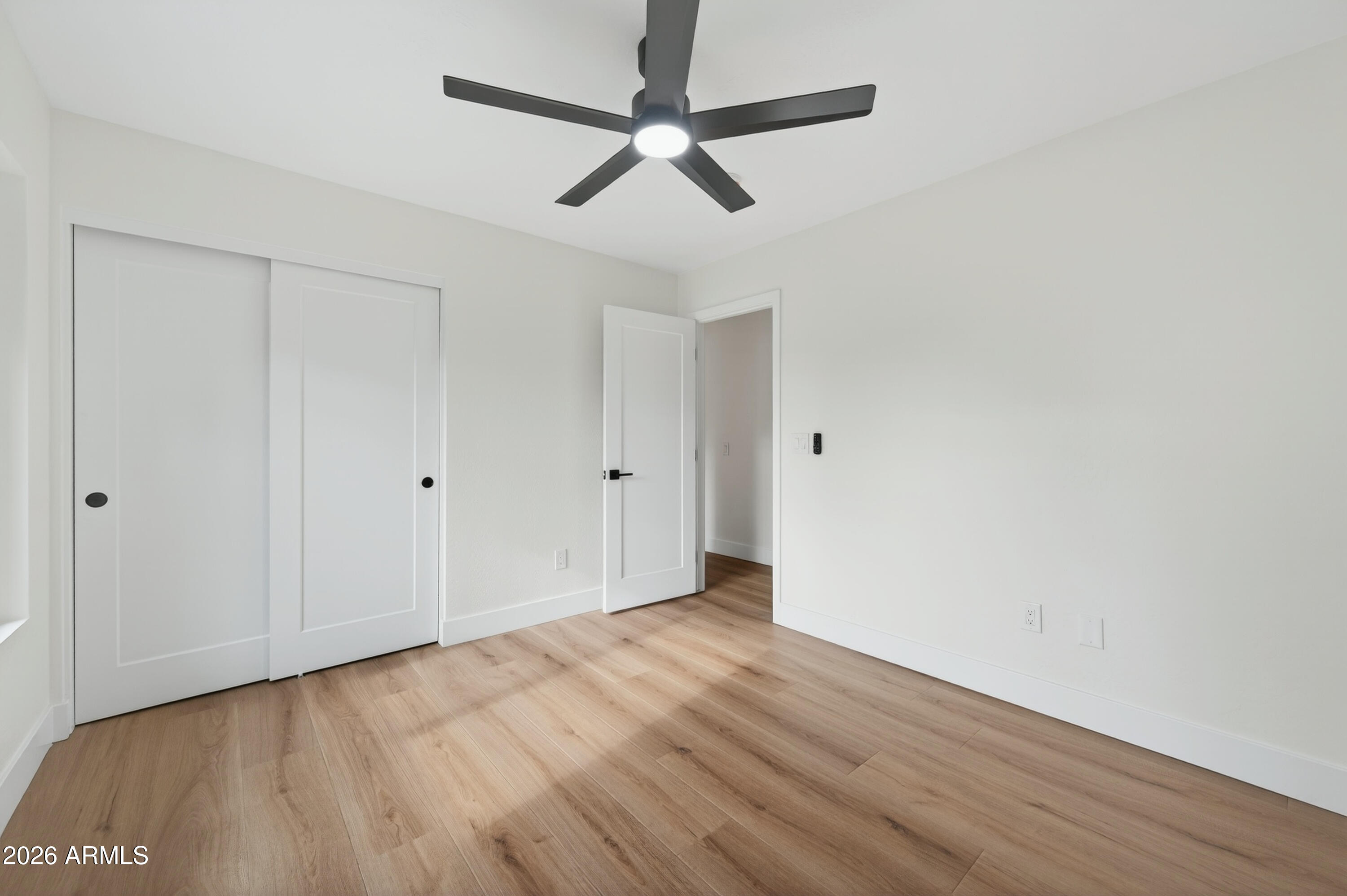 2432 West St Moritz Lane Phoenix, AZ 85023 - Photo 22 of 41 StMoritz (6)