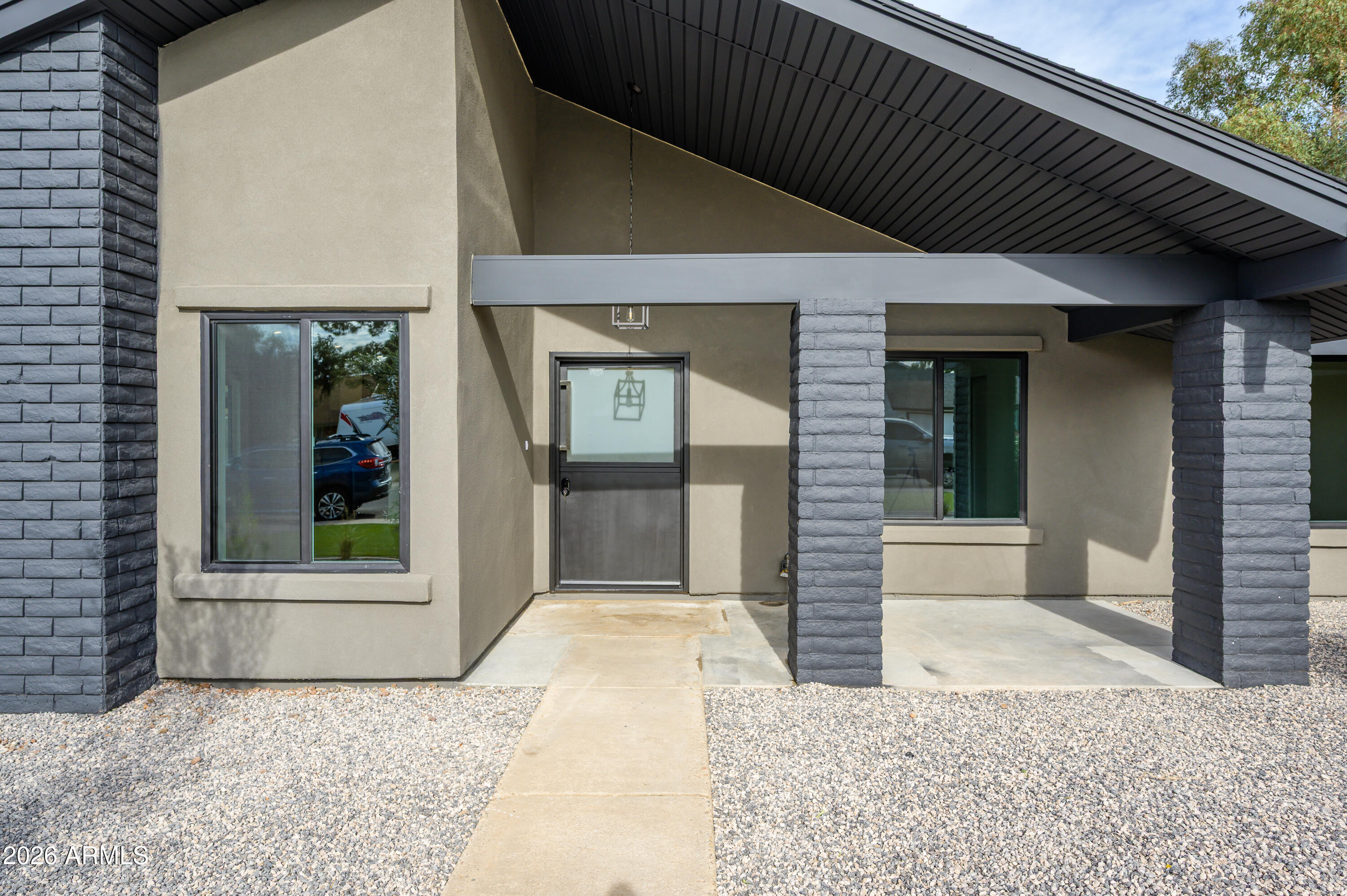 2432 West St Moritz Lane Phoenix, AZ 85023 - Photo 3 of 41 Front Entry