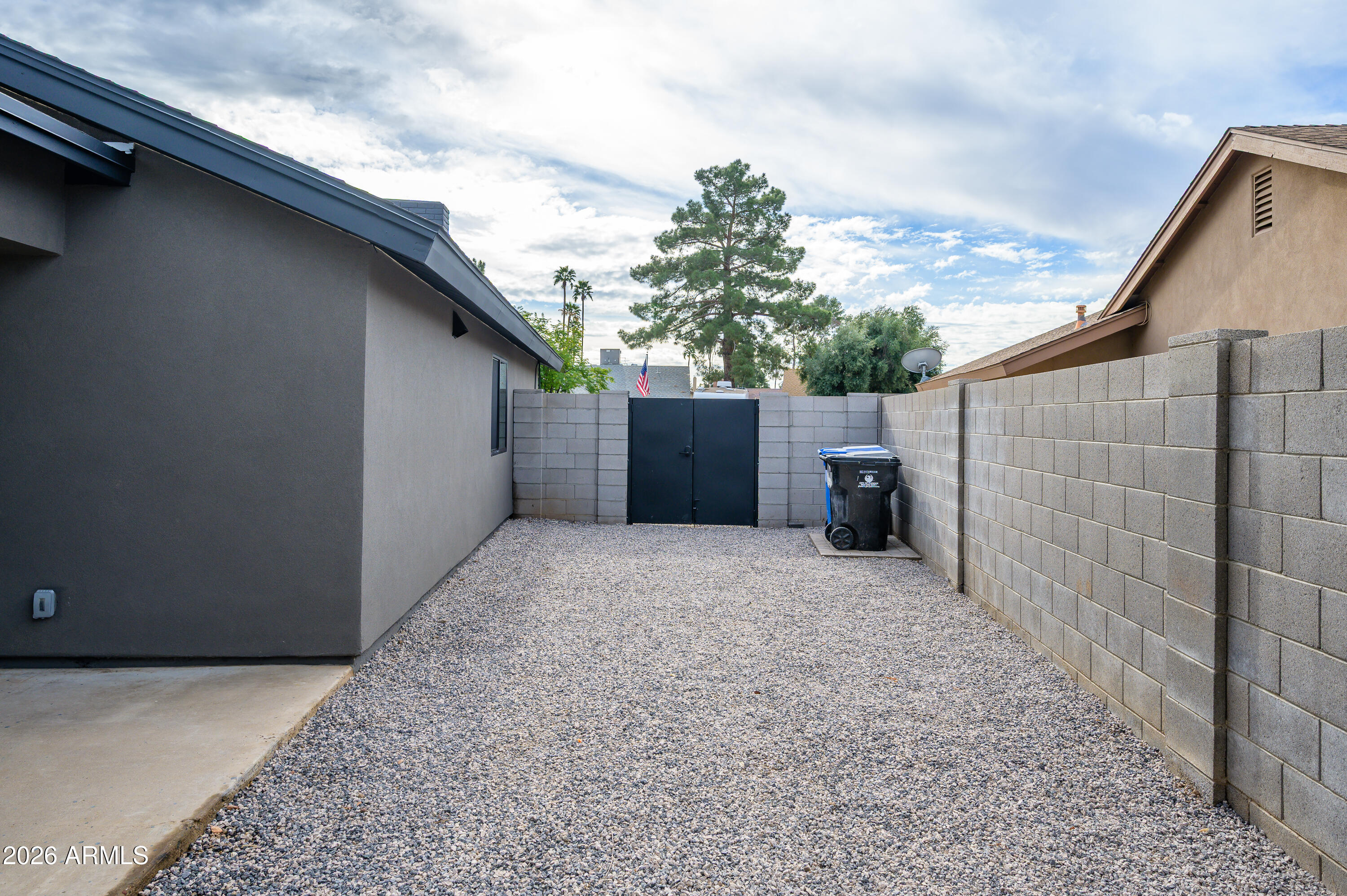 2432 West St Moritz Lane Phoenix, AZ 85023 - Photo 36 of 41 Side Yard (West Side)