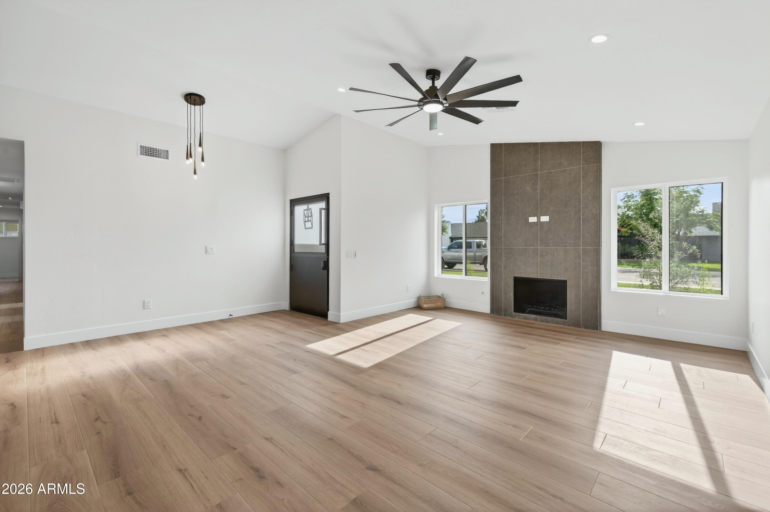 2432 West St Moritz Lane Phoenix, AZ 85023 - Photo 5 of 41 Gas Fireplace