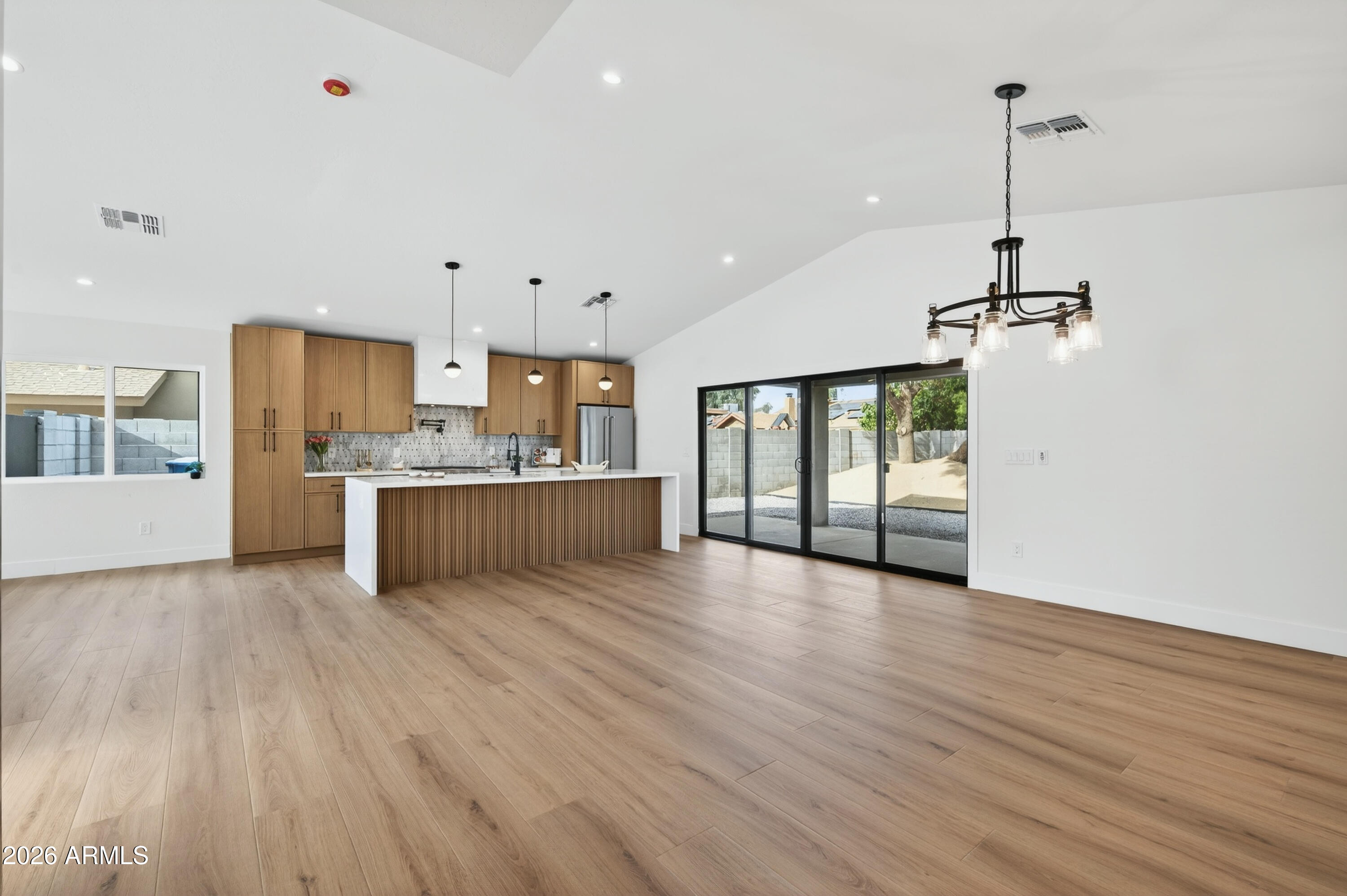 2432 West St Moritz Lane Phoenix, AZ 85023 - Photo 9 of 41 Large Arcadia/ Patio Slider