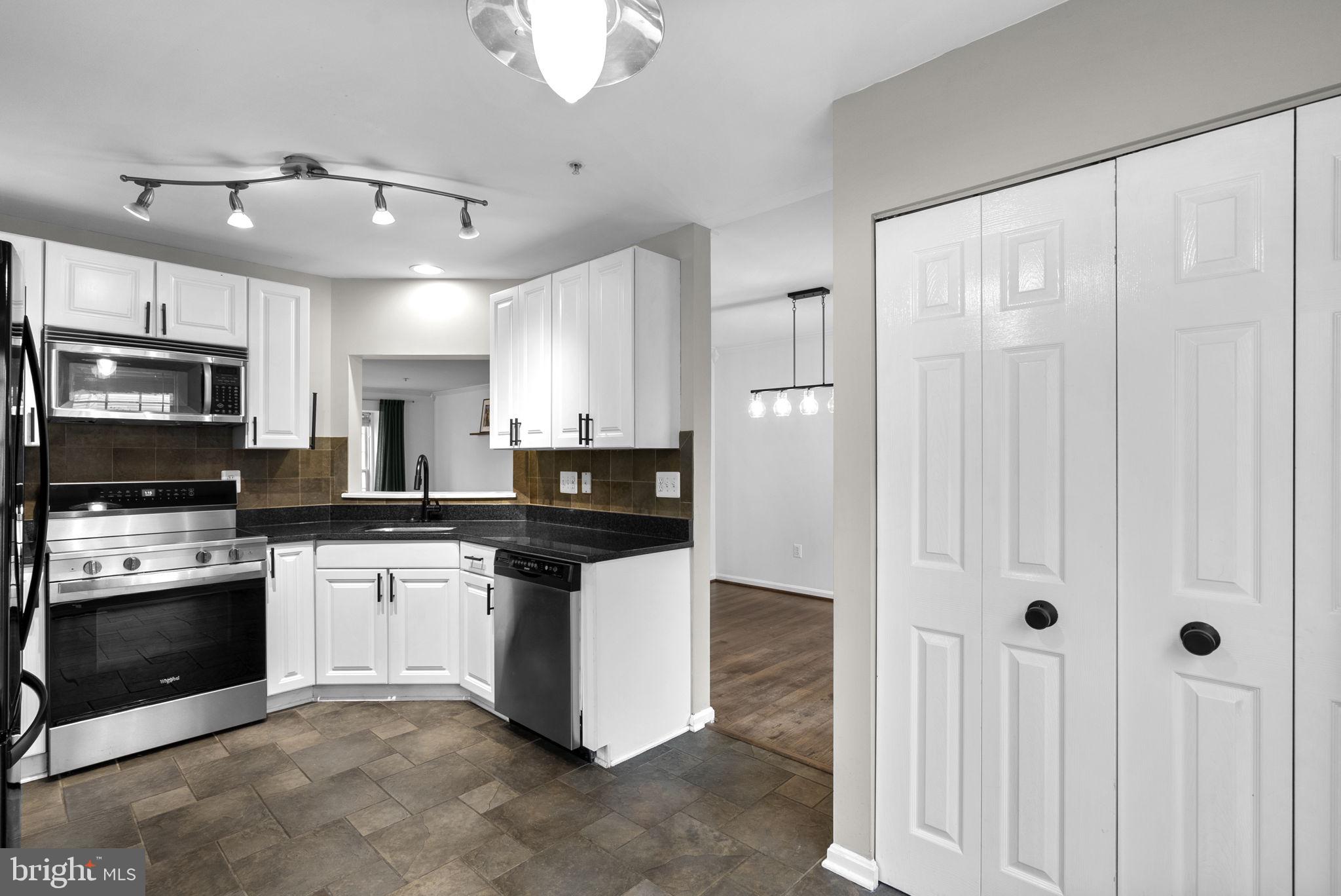 758 Howards Loop Annapolis, MD 21401 - Photo 17 of 64 KItchen Open To Dining Area