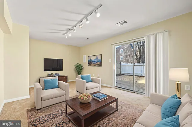 $2,531 | 15256 Waterwheel Terrace, Woodbridge, VA 22191