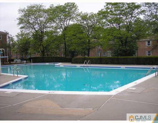 50 Fox Road, Unit 3B Edison, NJ 08817 - Photo 6 of 8 a view of a park