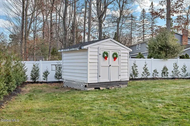 $589,000 | 18 Par Del Rio, Clifton Park, NY 12065