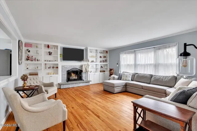 $589,000 | 18 Par Del Rio, Clifton Park, NY 12065