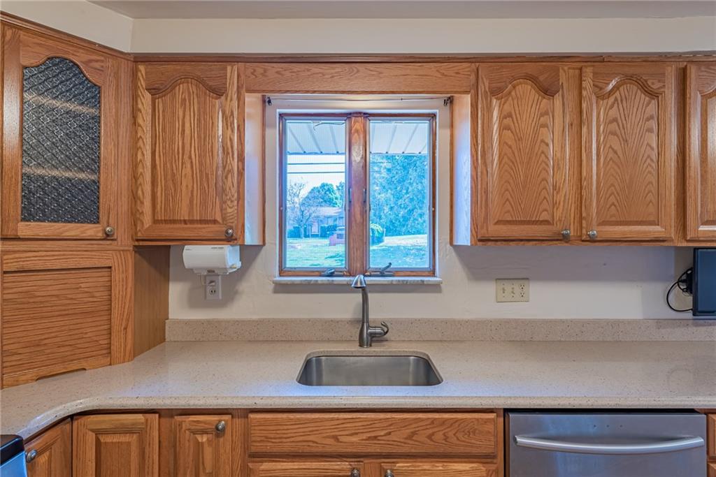 14201 Ridge Road North Huntingdon, PA 15642 - Photo 8 of 25