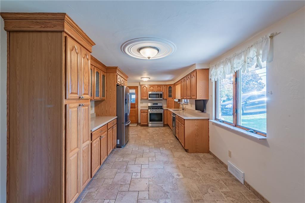 14201 Ridge Road North Huntingdon, PA 15642 - Photo 9 of 25