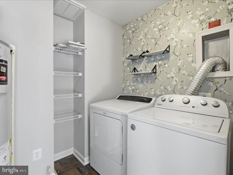 42143 Piebald Square Aldie, VA 20105 - Photo 29 of 34 a utility room with dryer and washer