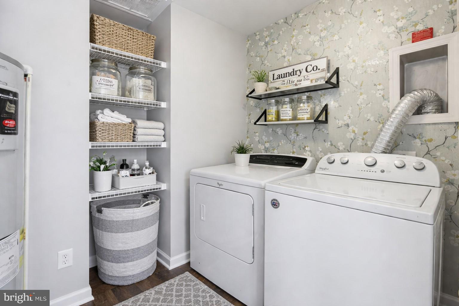 42143 Piebald Square Aldie, VA 20105 - Photo 30 of 34 a utility room with dryer and washer