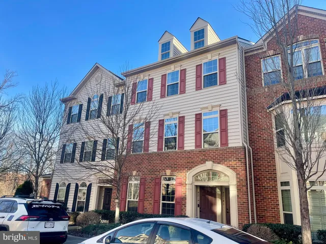 $500,000 | 42143 Piebald Square, Aldie, VA 20105