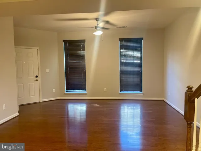 $500,000 | 42143 Piebald Square, Aldie, VA 20105