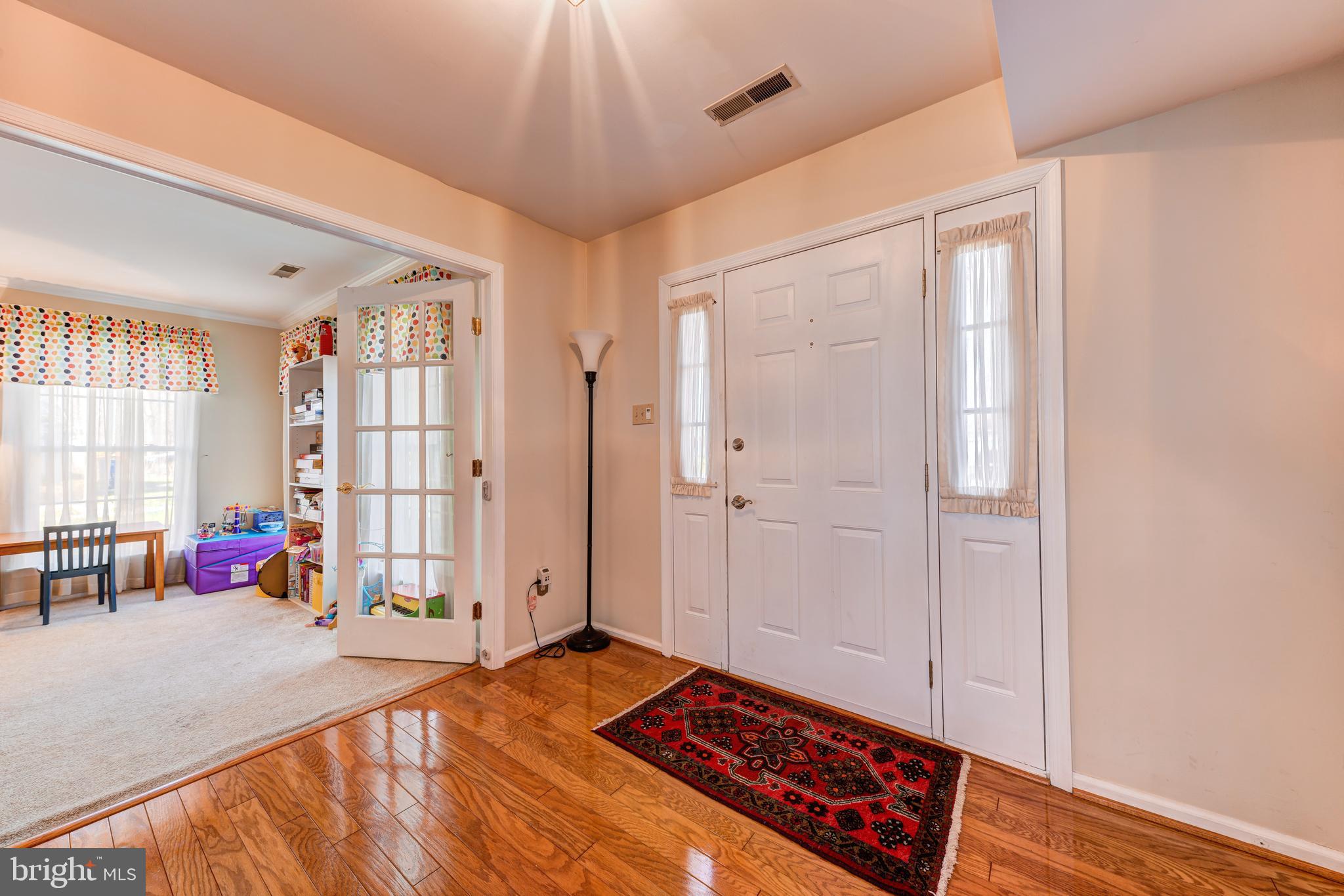 153 Aspen Road Yardley, PA 19067 - Photo 4 of 38 Foyer