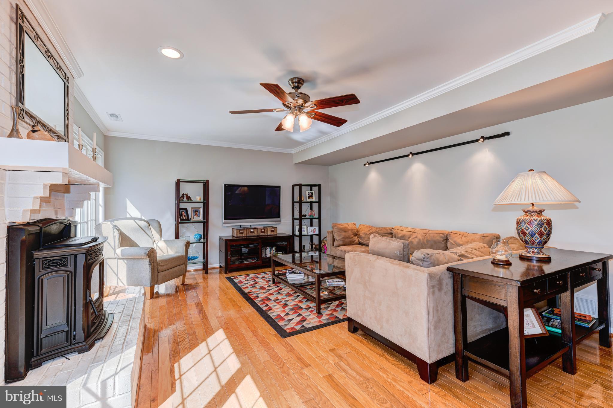 153 Aspen Road Yardley, PA 19067 - Photo 10 of 38 Family Room