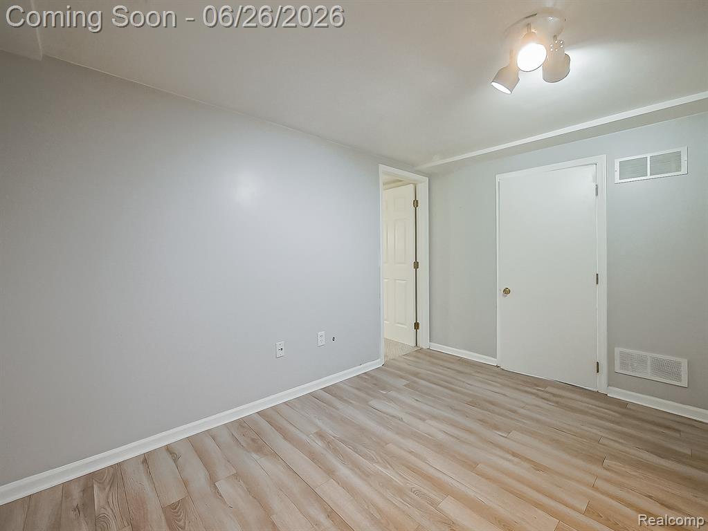 160 Pine Tree Ridge, Unit 3 Waterford, MI 48327 - Photo 18 of 26