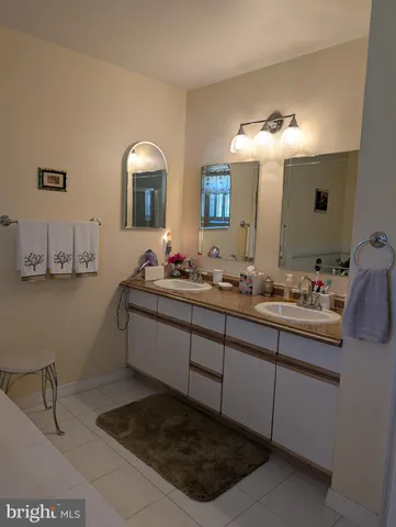 $949,999 | 4 Jeana Court, Monroe Township, NJ 08831